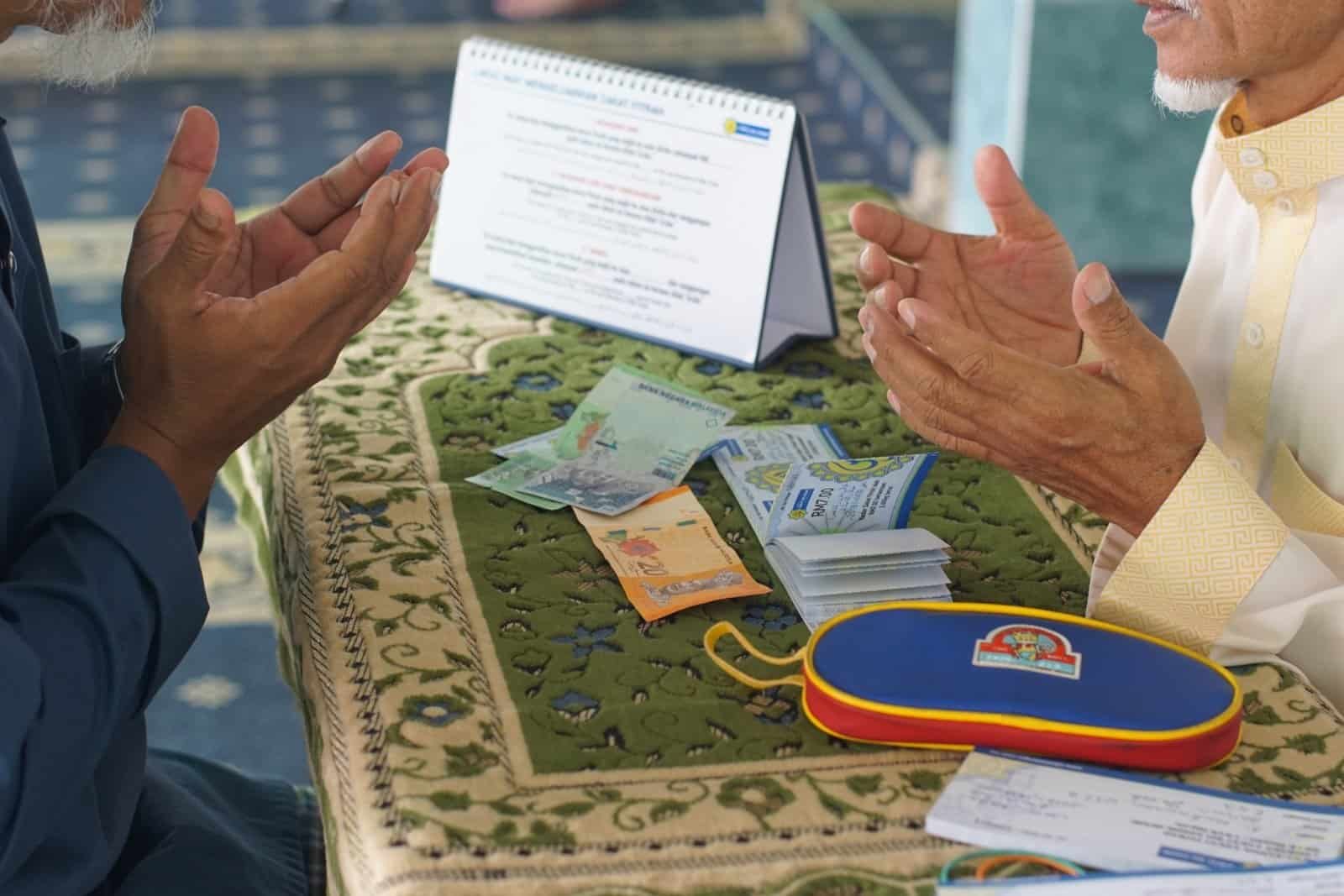 Hukum Beri Zakat Tanpa Maklumkan Ia Adalah Zakat